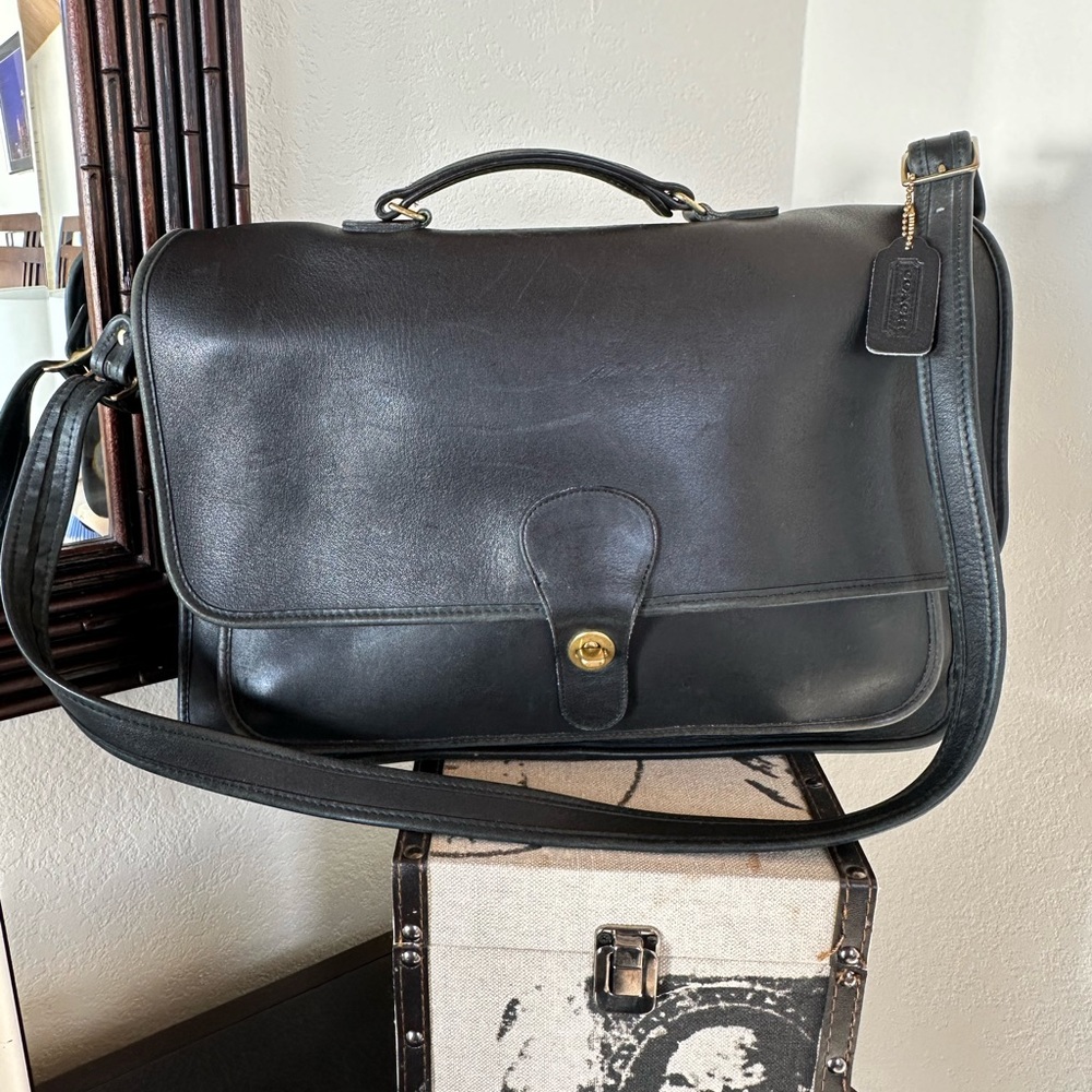 Vintage Coach Smooth Black Leather  Metropolitan Briefcase With Adjustable Strap